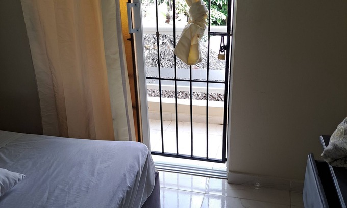 Los Maestros Resort | Your Own Private Resort-CHEAP