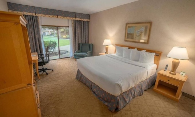 Raisin Hotel | Your Perfect Stay Near Forestiere Gardens & Fresno Airport