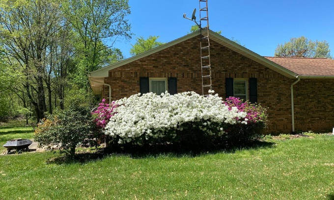 Benton Other | Your Private Country Escape 1/2 mile from Rend Lake – A Hidden Gem!