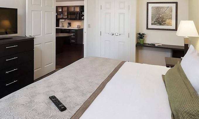 Clearwater Hotel | Your Relaxing Getaway Awaits! 3 Spacious Units, Outdoor Pool, Pets Allowed!