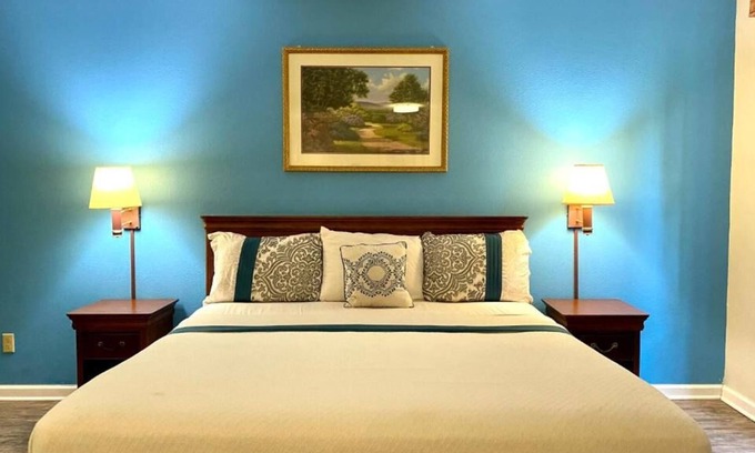 Mount Vernon House | You’re Home Away From Home! Stay Minutes from College Avenue Historic District