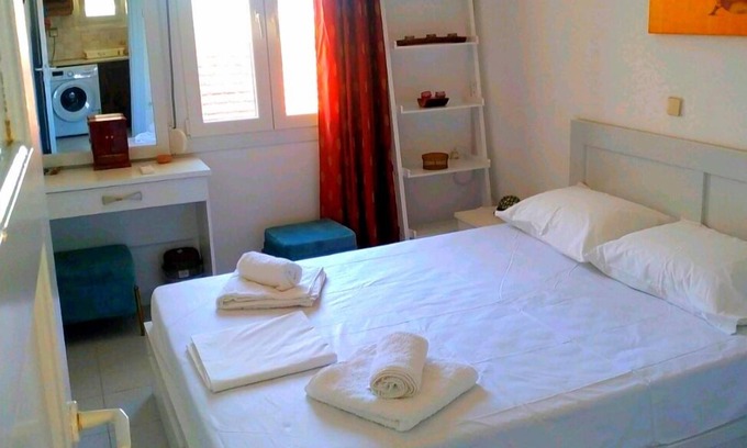 Pythagorion Apartment | YourHome2n4-7 min Walking distance to the market, restaurants, bars and beach!