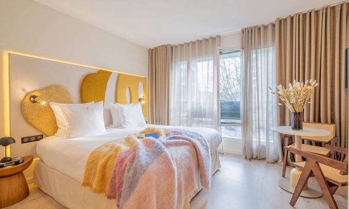 Quartier de la Plaine-de-Monceaux Apartment | Yuna Porte Maillot - ApartHotel