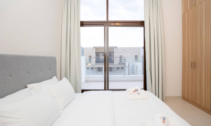 Nad Al Sheba Villa | Zapbed Villa C62-03