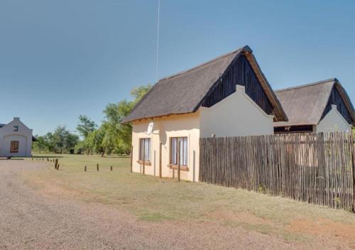 Leeupoort House | Zebula 1 Pela Lodge, 2-bedroom cottage
