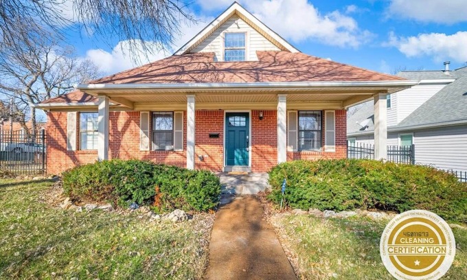 The Gate House | Zen Cottage w/Private Parking/ABODEbucks