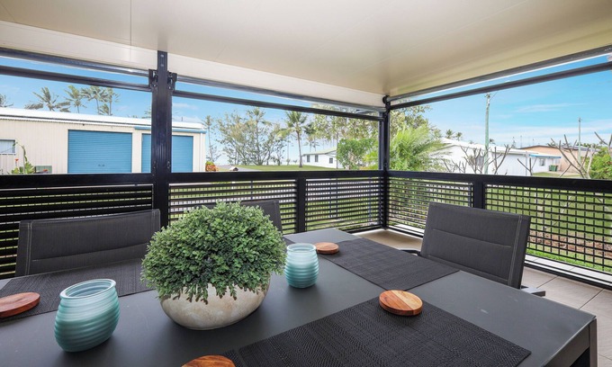 Grasstree Beach House | Zen on Zelma - A stone's throw to the beach