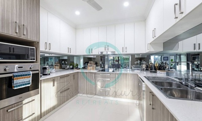 Muirhead Apartment | ZENHOUSE STYLISH - 3BR Home near Shops