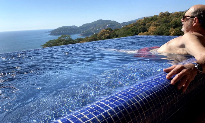 Ixtapa - Zihuatanejo Villa | Zihua Penthouse. View from the top of the world. Dipping pool. Casa Q Ve al Mar.