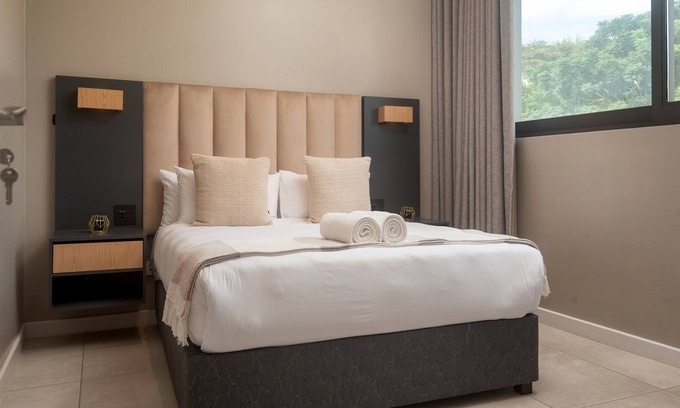 Port Zimbali Apartment | Zimbali Boulevard Suites with Pool , Aircon & Netflix