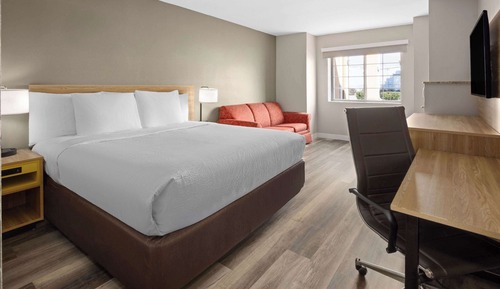 Deluxe Room, 1 King Bed, Non Smoking