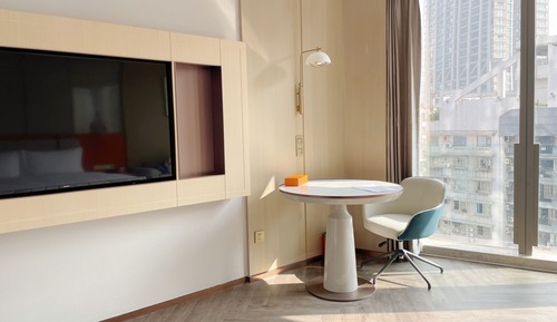 Grand Room, 1 King Bed, River View