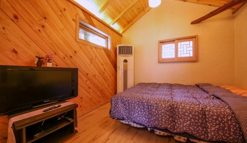 Room (Sarang Chae)