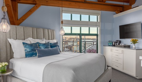 Penthouse, Harbor & City View