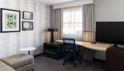 Studio Suite, 1 King Bed with Sofa bed, Non Smoking