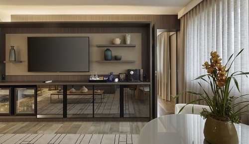 Royal Studio Suite
