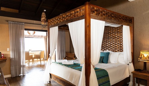 Premium Suite, 1 King Bed, Jetted Tub, Sea View