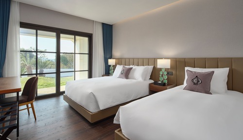 [Breakfast PKG] Deluxe Suite + Breakfast for 2 + 2 Park Ticket (During One Stay)