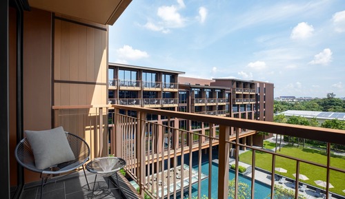 Deluxe Room, 1 King Bed, Non Smoking, Balcony