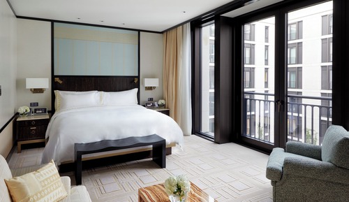 The Arch Suite, 1 King Bed