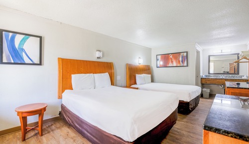 Standard Room, 2 Queen Beds, Non Smoking