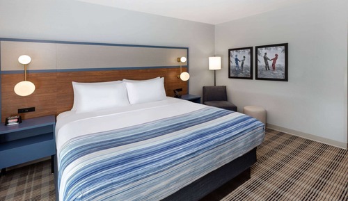 Suite, 1 King Bed, Accessible, Non Smoking (Hearing, Bathtub w/Grab Bars)