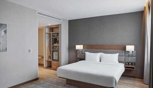 Room, 1 King Bed, City View