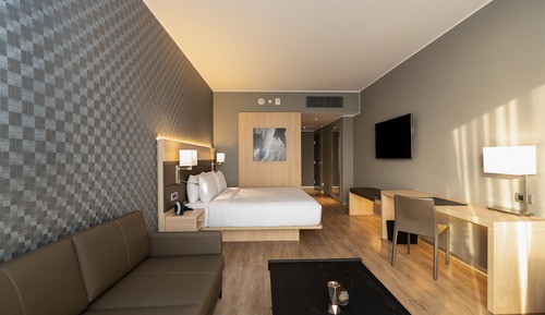 Room, 2 Double Beds, City View