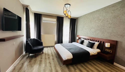 Deluxe Room, Pool View