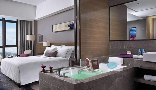 Executive Room, 1 King Bed, Smoking