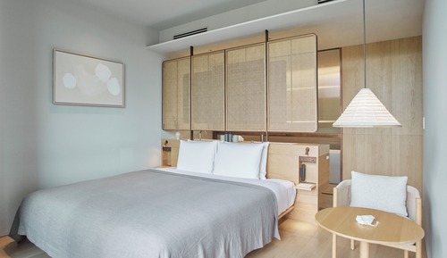 PARK VIEW SUITE + BALCONY