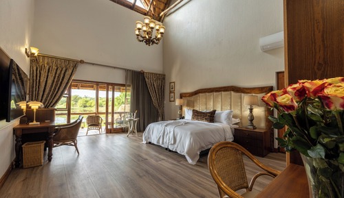 Luxury Double Room, 1 King Bed, Pool View, Lakeside