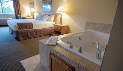 Senior Single Room, Jetted Tub