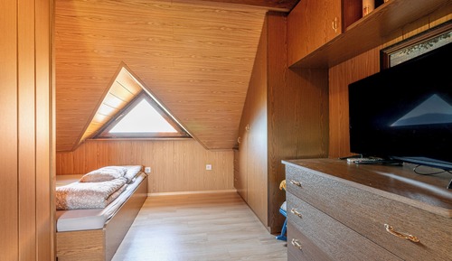 Family House, 3 Bedrooms, Mountainside (Vineyard Cottage Hočevar With Sauna)