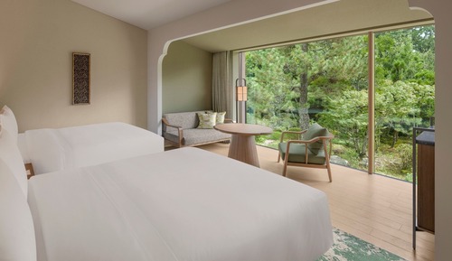 Junior Suite, 2 Twin Beds, Garden View