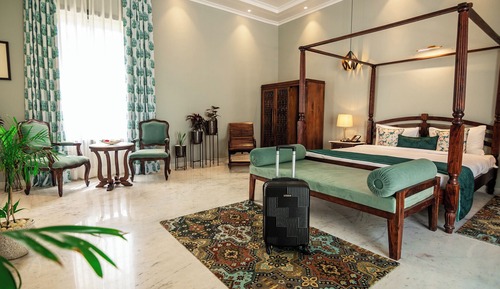Villa with Plunge Pool