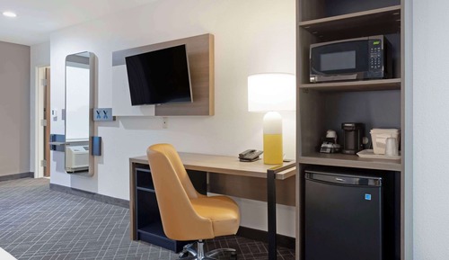 Room, 2 Queen Beds, Accessible, Non Smoking