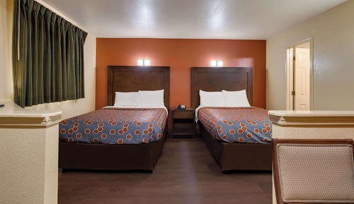 Suite, 2 Queen Beds, Smoking