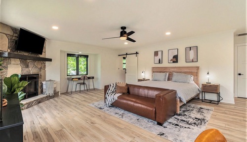 Cozy loft steps away Lake Chatuge!