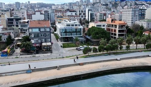 Trendy Room with King Size Bed