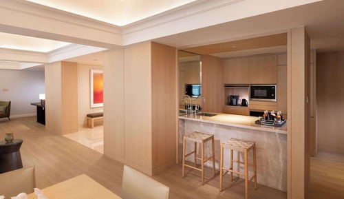 Suite, 1 King Bed (Conrad)