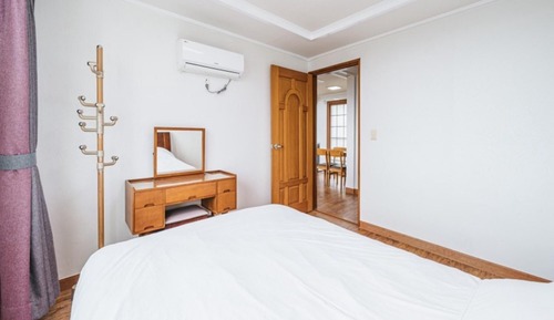 Room (Suite Room (Random Assignment Ocean V)