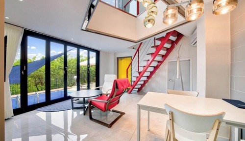 Room (Yellow (2nd floor private pool privat)