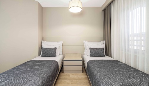 2 Bedroom Deluxe Suite