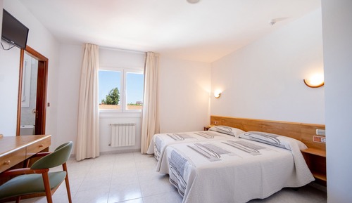 Standard Double Room, Partial Ocean View