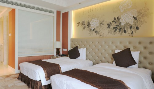 Twin Room with City View