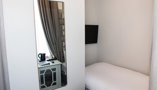 Room (Boutique Individual)