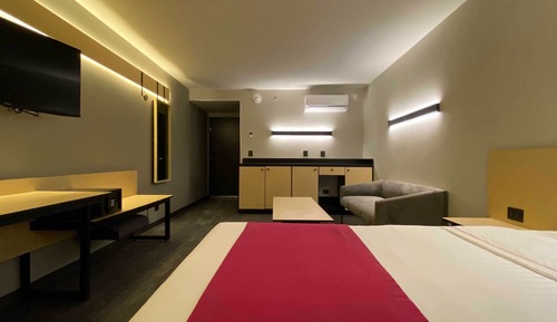 Suite, 1 King Bed with Sofa bed, Non Smoking