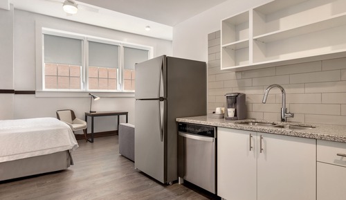 Room, 1 King Bed, Non Smoking (Mobility/Hearing)