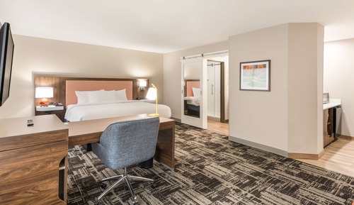 Studio, 1 King Bed, Accessible, Non Smoking (Hearing)